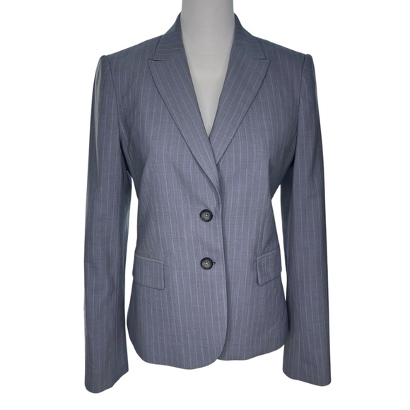 Banana Republic Jackets & Blazers - Banana Republic Women's Gray Pinstripe Blazer Size 6